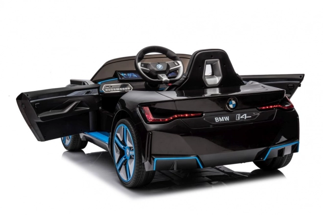Elektrické autíčko BMW i4 4x4 čierne