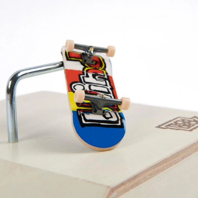 Tech Deck drevená rampa s fingerboardom