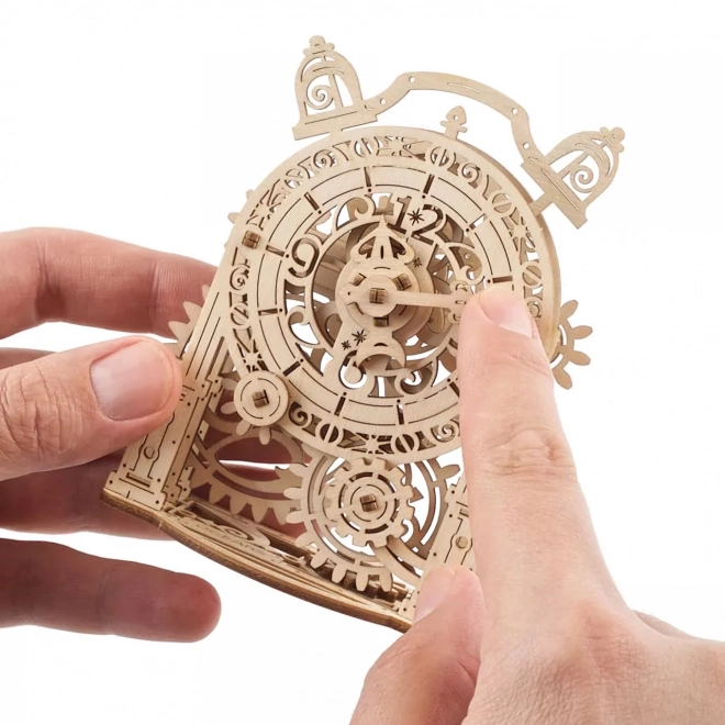 Ugears 3D drevené mechanické puzzle Dekoračný budík