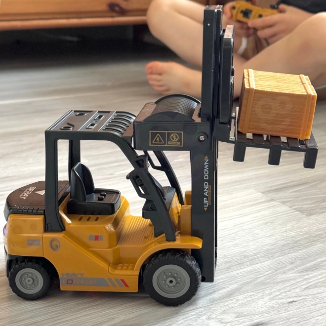 Woopie diaľkovo ovládaný vysokozdvižný vozík RC 1:24