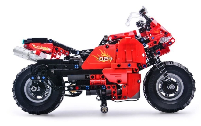 484 dielikov pre realistický model