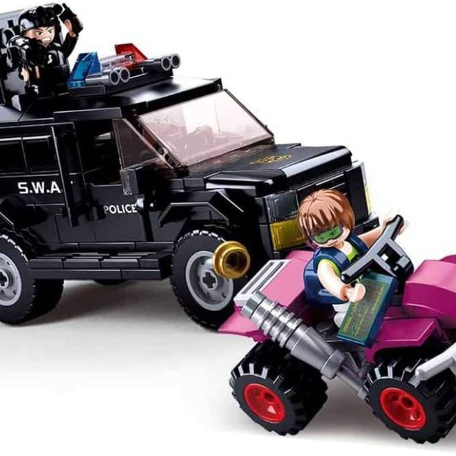 Slubanská polícia M38-B0653 SWAT ozbrojené auto a zlodej na 4 kolesách