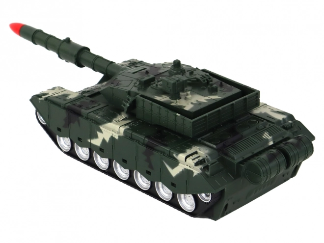 Zelený diaľkovo ovládaný vojenský tank RC