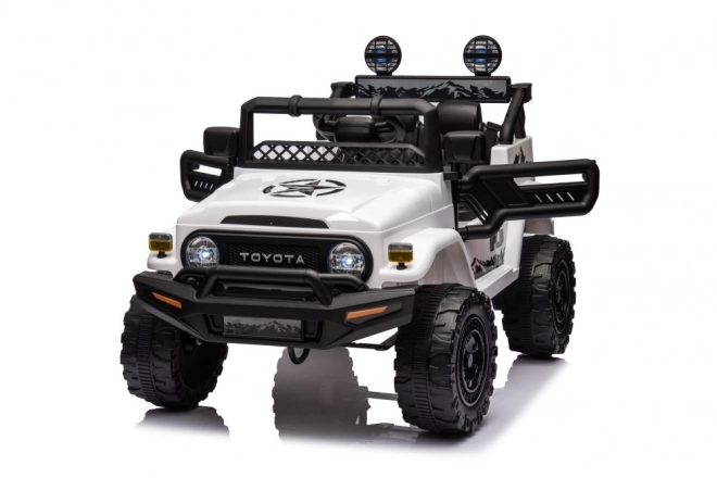 Auto na akumulátor Toyota FJ biele 4x4