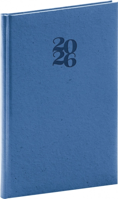 Týždenný diár Essenza 2026 slivkovej farby 15 x 21 cm