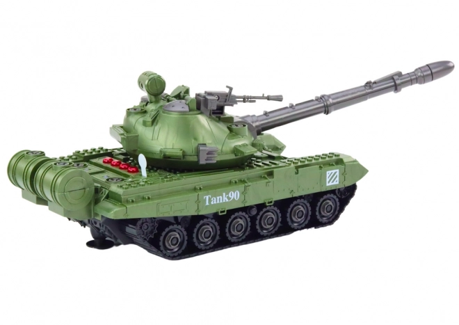 Zelený tank DIY pre deti s rozoberateľnými dielmi a zvukmi