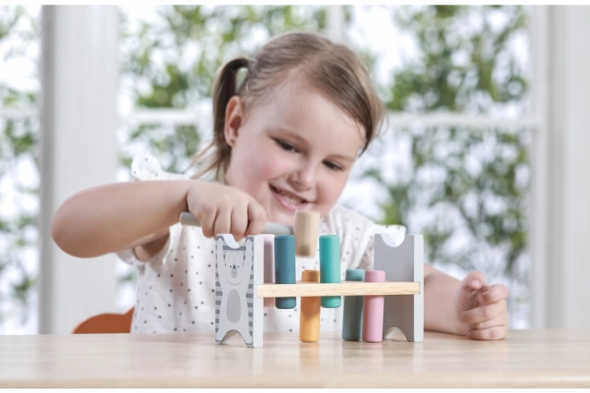 VIGA PolarB Drevená lavička s kladivkom – Montessori hračka