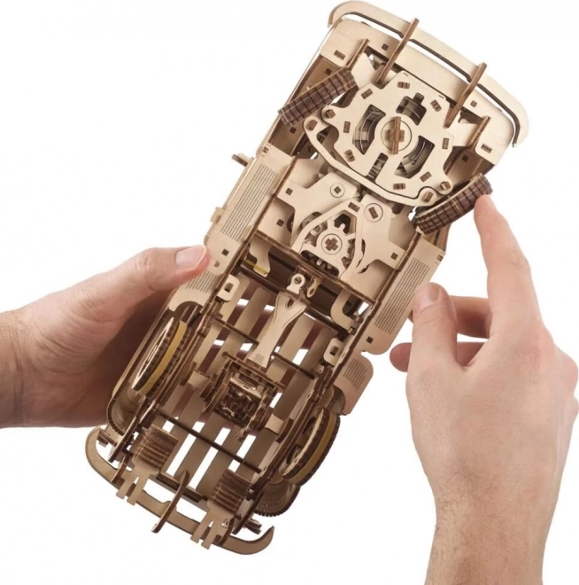 Ugears drevené mechanické puzzle Americký pick-up