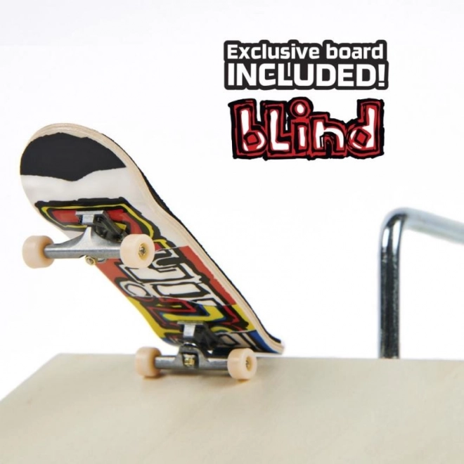 Tech Deck drevená rampa s fingerboardom