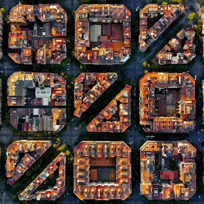 Poznámkový kalendár Barcelona 2026, 30 x 30 cm