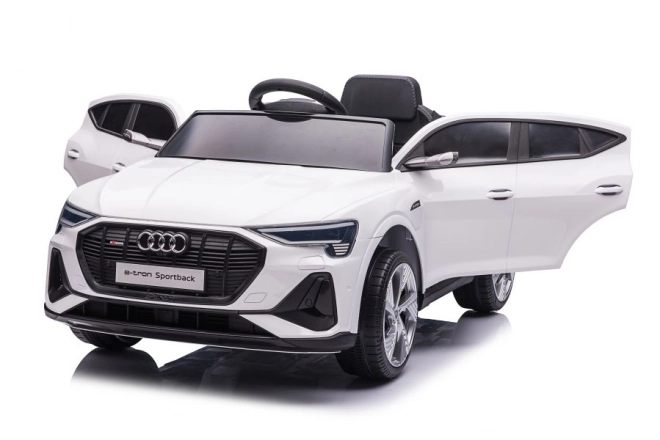 Auto na akumulátor Audi E-Tron biele