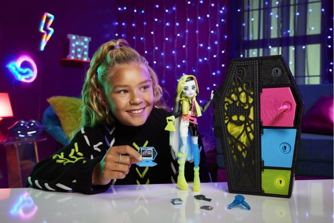 Monster High Skullimate Secrets Neon Frankie