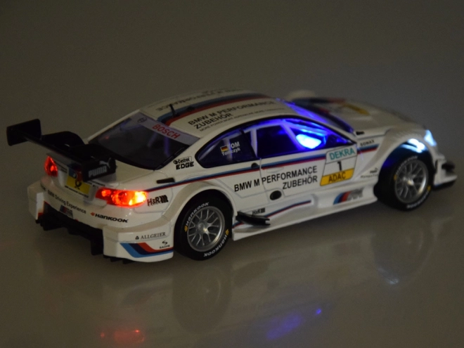 Kovový športový model BMW M3 DTM v mierke 1:32 so zvukmi a svetlami