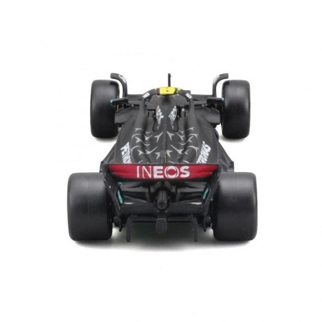 Model Mercedes-AMG F1 W14 E Performance 2023 s Georgom Russellom