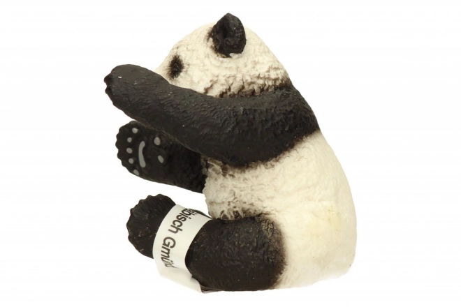 Malá panda hrajúca sa Schleich