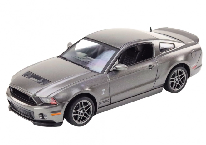 Model auta Ford Shelby GT500 1:24 strieborný