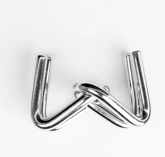 Leštený kov pre pohodlné lúštenie