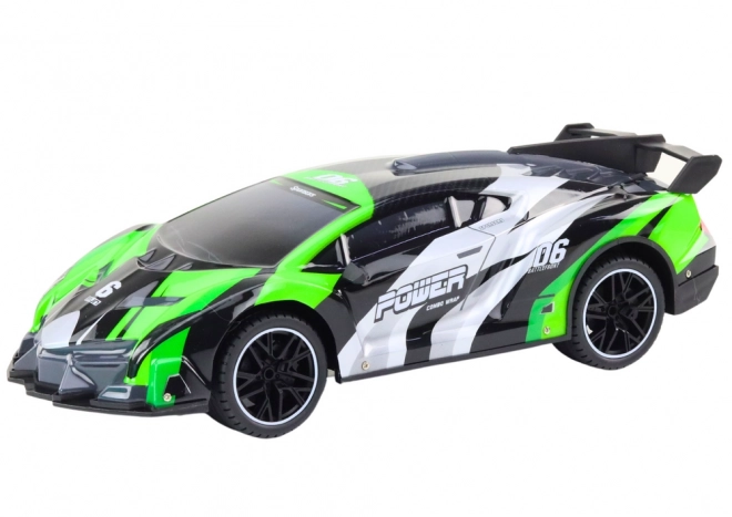 Zelené diaľkovo ovládané športové auto 1:10