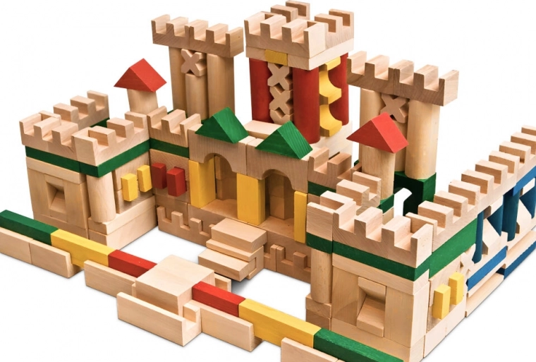 210 dielikov v 4 farbách pre neobmedzenú hru