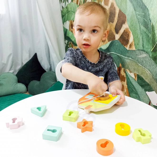 Classic World Montessori drevené navliekanie kľúče a dvere 11 ks