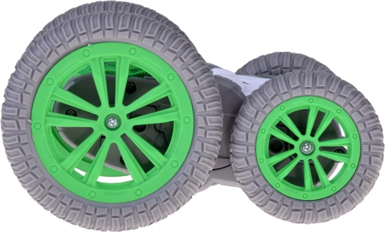 Silná trakcia a drift vďaka veľkým kolesám