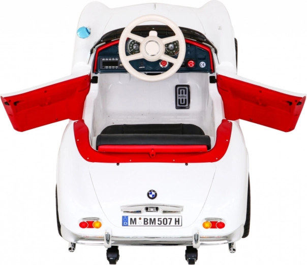 Autentický retro dizajn s otváracími dverami