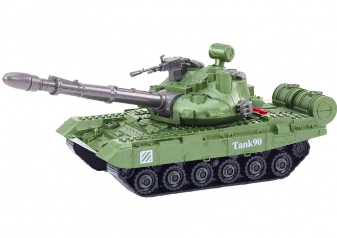 Zelený tank DIY pre deti s rozoberateľnými dielmi a zvukmi