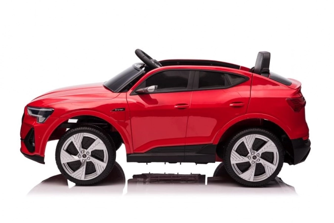 Auto na akumulátor Audi E-Tron červené