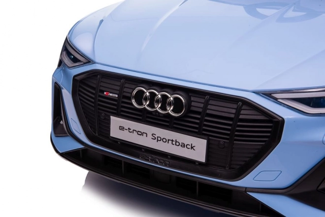 Auto na akumulátor Audi E-Tron modré