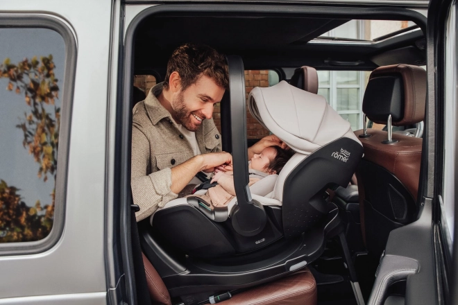 Detská autosedačka Baby-Safe Pro od Britax Römer v mrazivej šedej