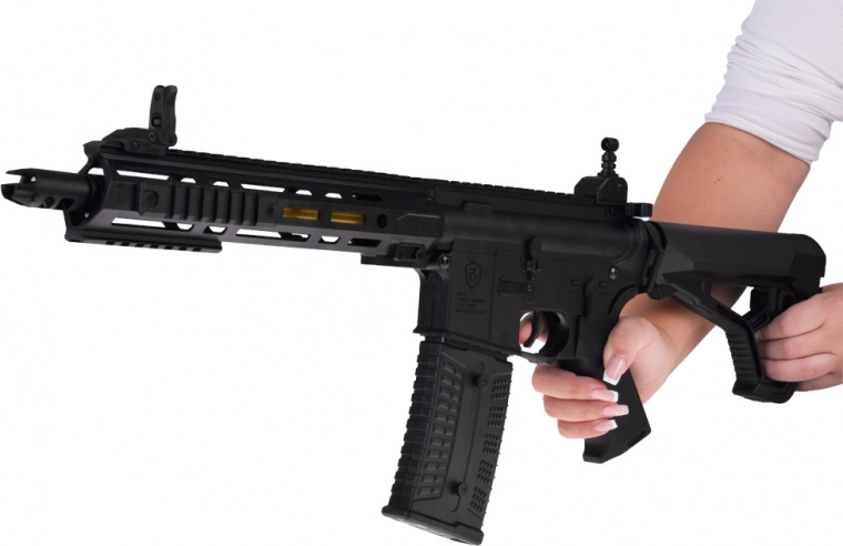 Realistický taktický dizajn