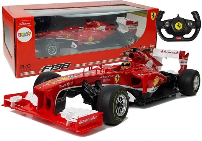 Pretekárske auto Formuly 1 Ferrari F138 červené