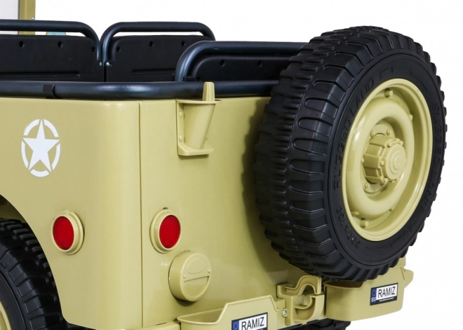 Retro vojenské auto pre deti so 4x4 pohonom, miestom pre 3 a EVA kolesá