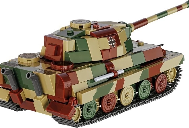 Model tanku Tiger II Königstiger z plastových kociek