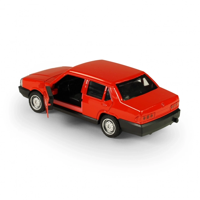 Retro kovové auto na zotrvačník