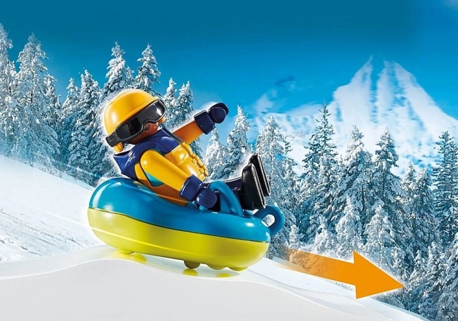 Rýchle zjazdy na snowtube aj na sánkach