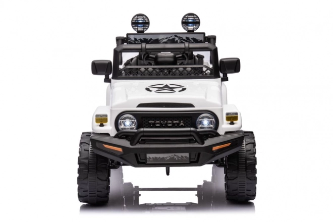 Auto na akumulátor Toyota FJ biele 4x4