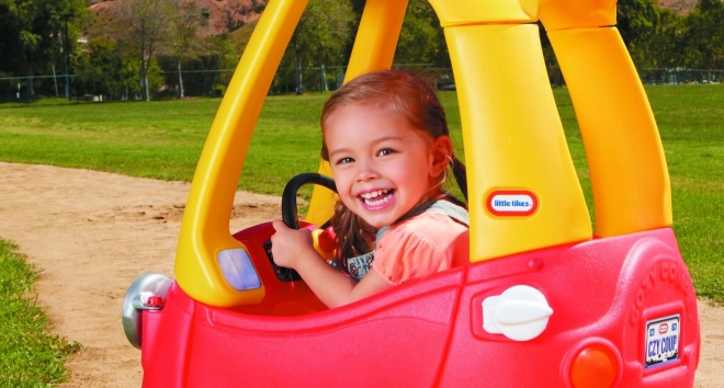 Jeździk Cozy Coupe s novými očami
