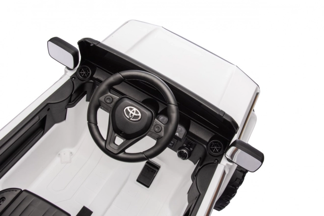 Terénne vozidlo Toyota Land Cruiser PRADO biele