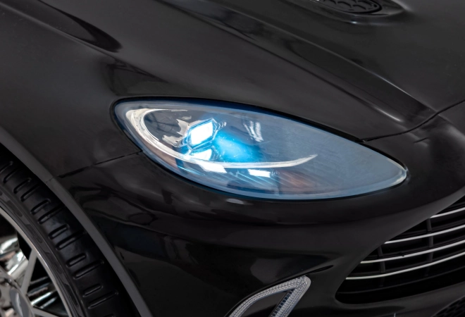 Pojazd Aston Martin DBX čierny