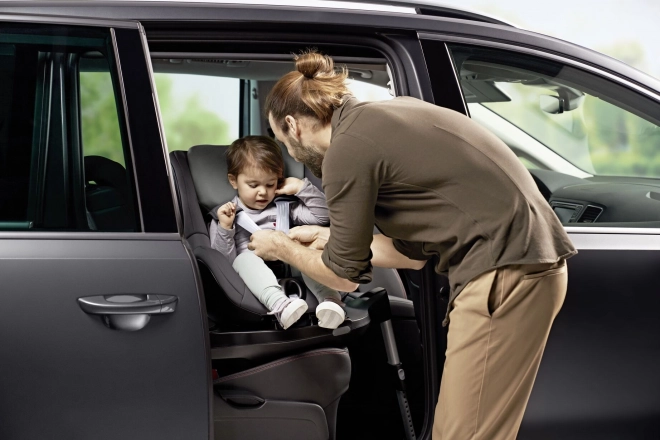 Autosedačka Britax Dualfix 3 i-Size s Flex 5Z základňou v Space Black