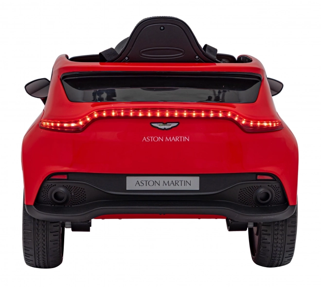 Aston Martin DBX červený