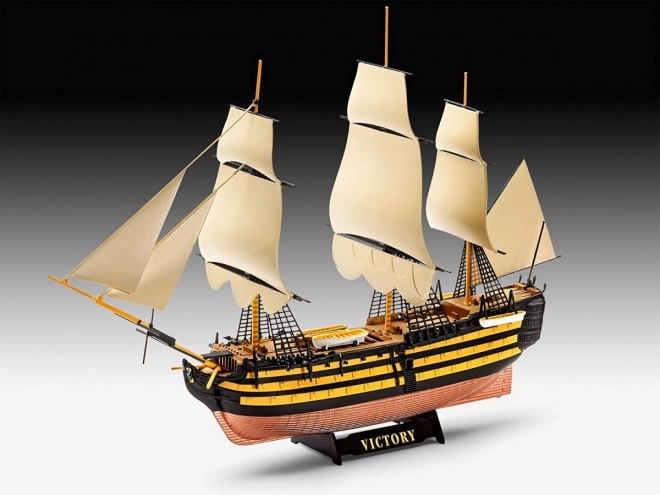 Model plastového lode HMS Victory