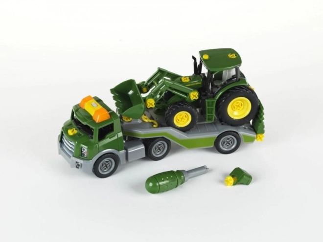 Traktor John Deere na prenášacej plošine