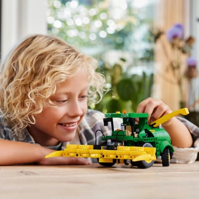 Lego Technic John Deere 9700 Zberací kombajn