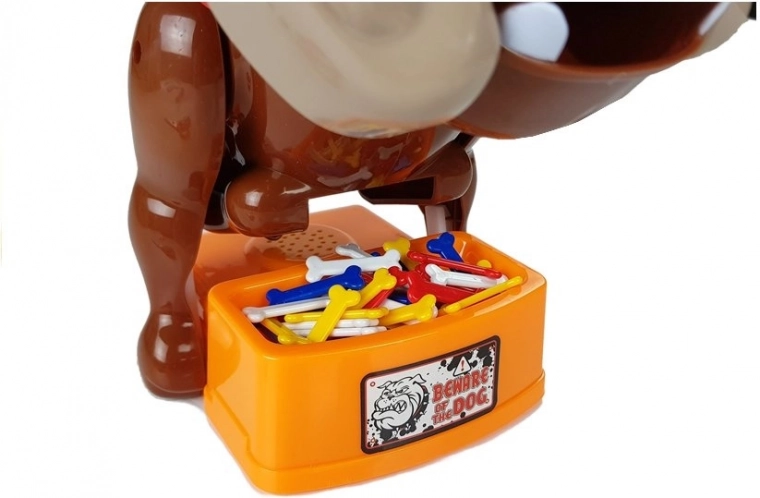 Farebné kosti a miska „Beware of the Dog“