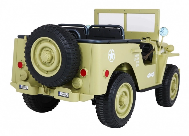Retro vojenské auto pre deti so 4x4 pohonom, miestom pre 3 a EVA kolesá