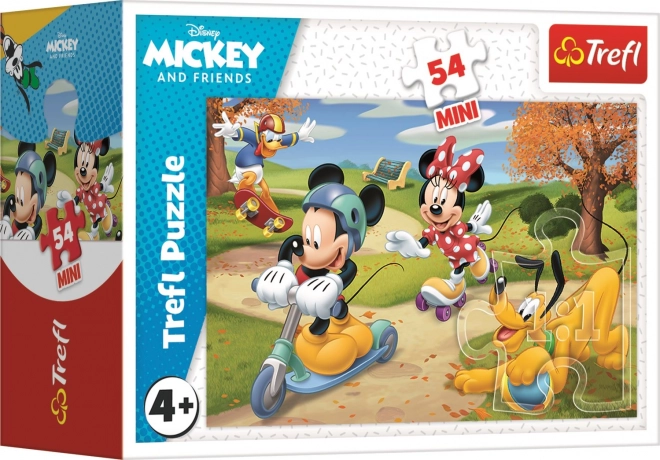 Trefl Puzzle Mickey Mouse: Bruslenie v parku 54 dielikov