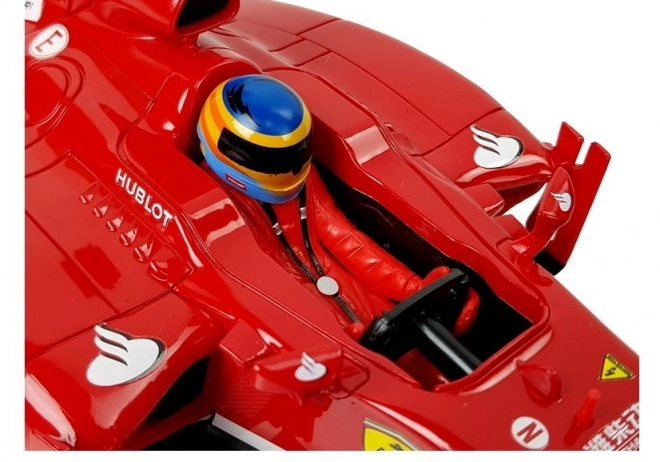 Pretekárske auto Formule 1 Ferrari F138 červené 1:12