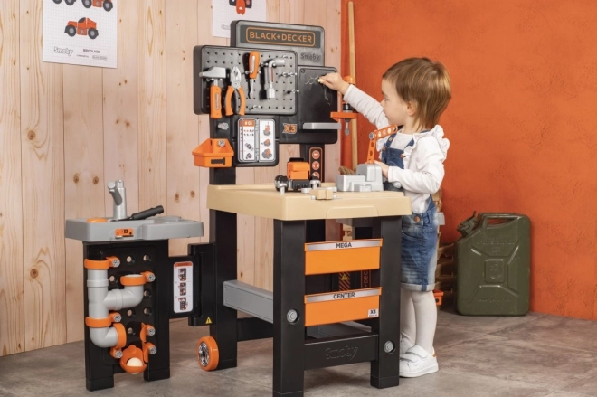 Smoby Black & Decker mega dielňa pre malých kutilov
